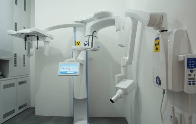 dental-clinic-interior-design-x-ray-room[1]